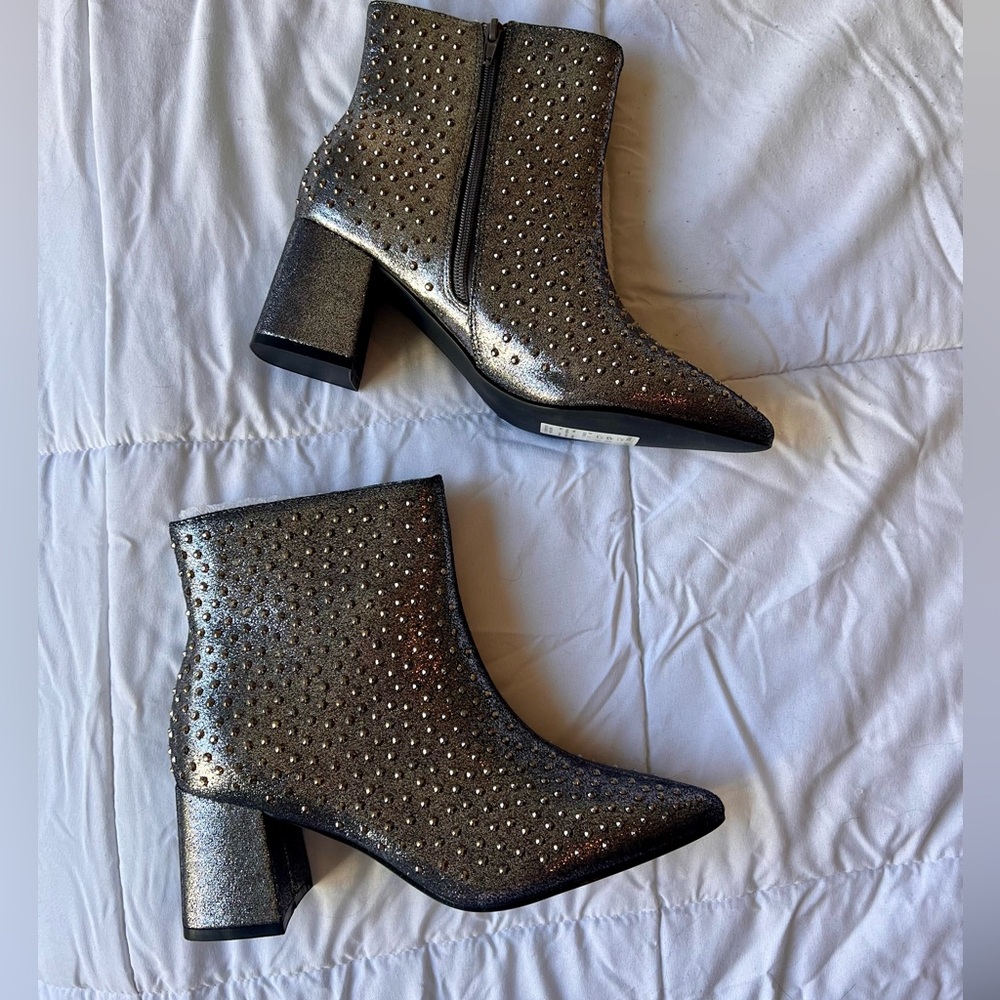 NWT - Silver Studded Heel Ankle Boots Sz 8